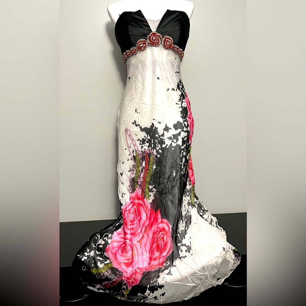 Strapless dress, embellished